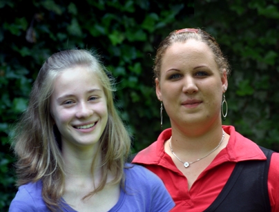 Anna Gebhardt (links), Simone Feil (rechts)